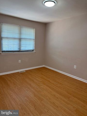 2 LAFAYETTE LN, Cherry Hill, NJ 08003