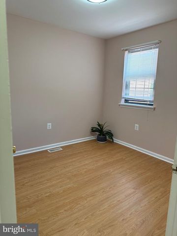 2 LAFAYETTE LN, Cherry Hill, NJ 08003