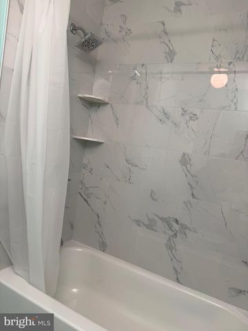 2 LAFAYETTE LN, Cherry Hill, NJ 08003