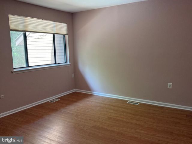 2 LAFAYETTE LN, Cherry Hill, NJ 08003