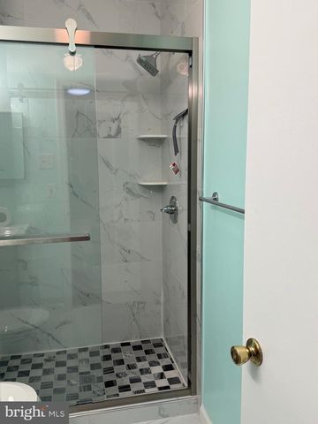 2 LAFAYETTE LN, Cherry Hill, NJ 08003
