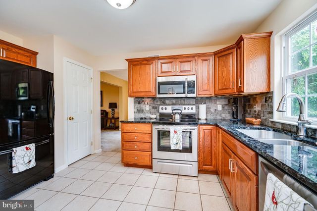 389 EAGLEVIEW DR, Mohrsville, PA 19541
