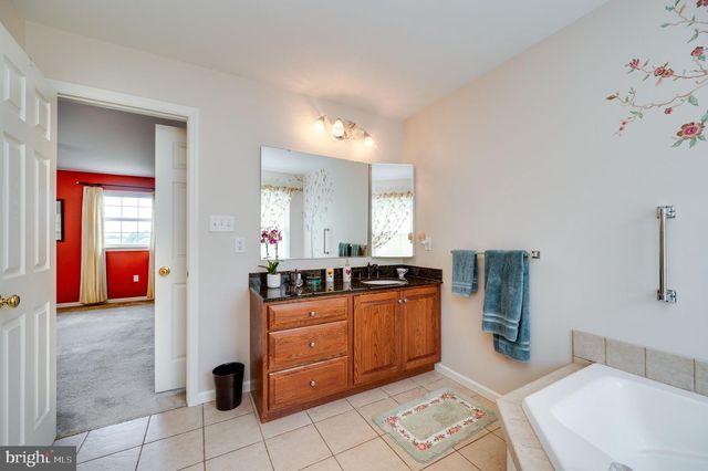 389 EAGLEVIEW DR, Mohrsville, PA 19541