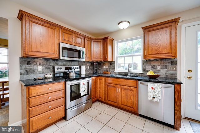 389 EAGLEVIEW DR, Mohrsville, PA 19541