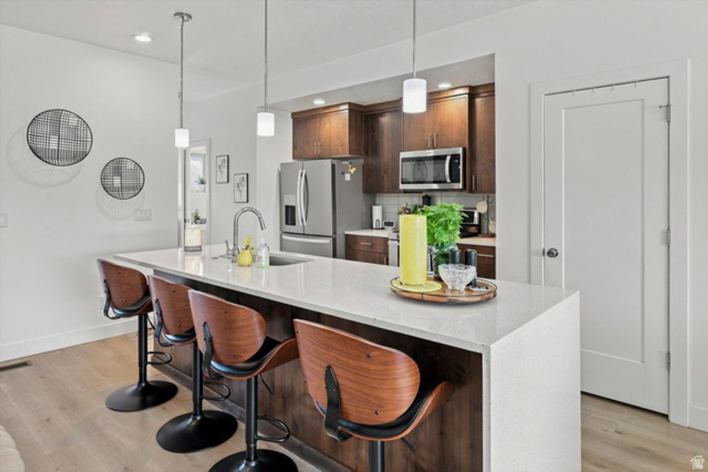 467 W 2200 N, Layton, UT 84041 — exterior