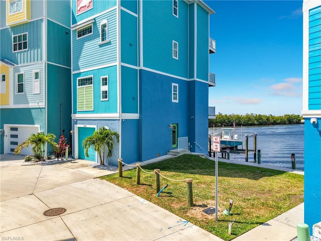 Image 15 of property listing at 5838 Shell Cove DR, Cape Coral, FL 33914