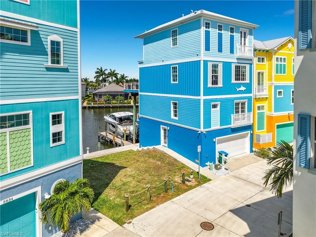 Image 6 of property listing at 5838 Shell Cove DR, Cape Coral, FL 33914