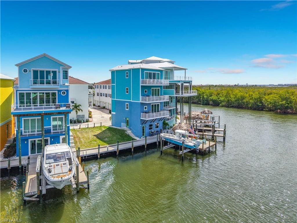 Image 7 of property listing at 5838 Shell Cove DR, Cape Coral, FL 33914