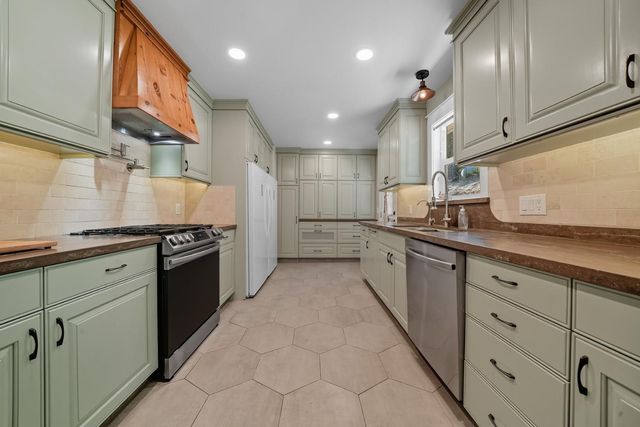 2988 Spring Hill Dr, San Andreas, CA 95249