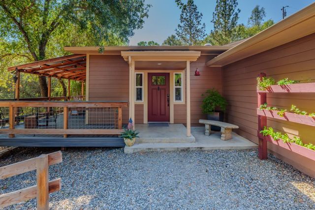 2988 Spring Hill Dr, San Andreas, CA 95249