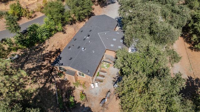 2988 Spring Hill Dr, San Andreas, CA 95249