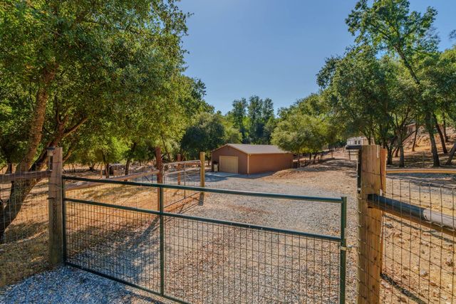 2988 Spring Hill Dr, San Andreas, CA 95249