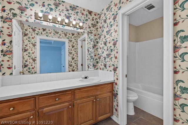 6305 Parkfront Drive, Fort Smith, AR 72916