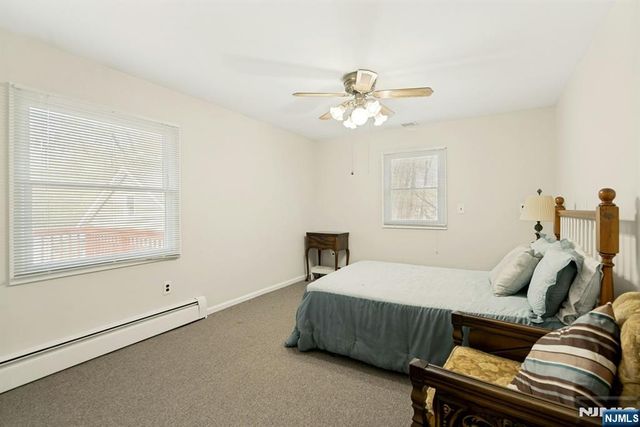 25 Dundee Court, Mahwah, NJ 07430