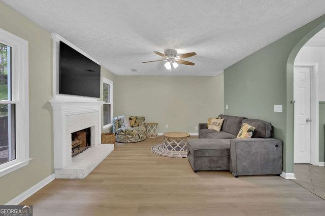 8011 Huntcliff Road, Woodstock, GA 30189