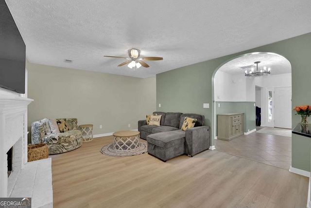8011 Huntcliff Road, Woodstock, GA 30189