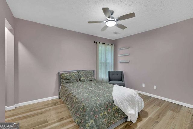 8011 Huntcliff Road, Woodstock, GA 30189