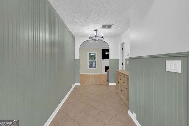 8011 Huntcliff Road, Woodstock, GA 30189