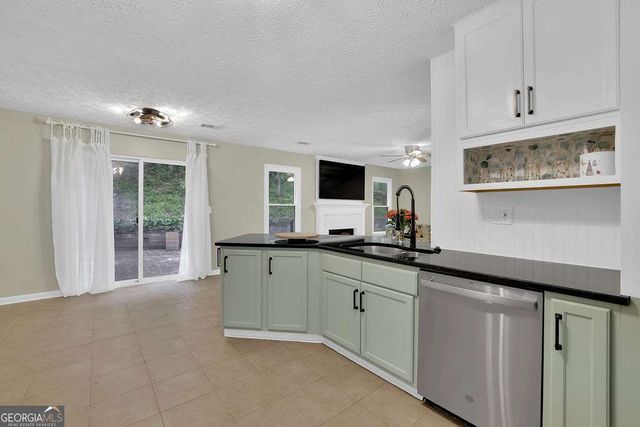 8011 Huntcliff Road, Woodstock, GA 30189