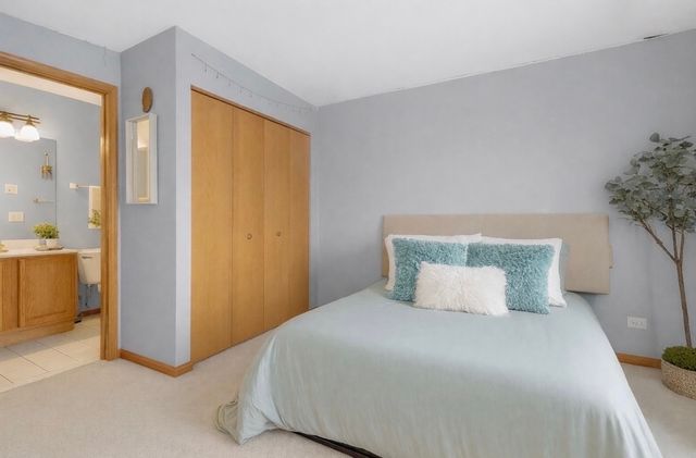 2310 Twilight Drive, Aurora, IL 60503