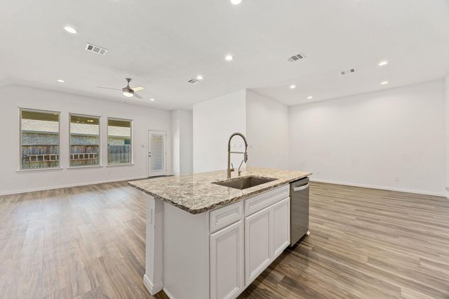 907 Youth Water Road, Montgomery, TX 77316