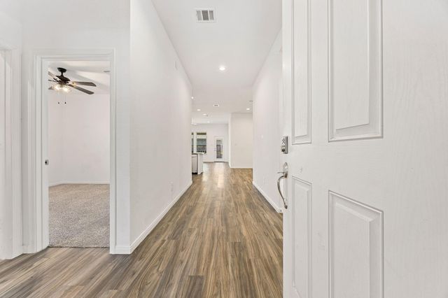 907 Youth Water Road, Montgomery, TX 77316