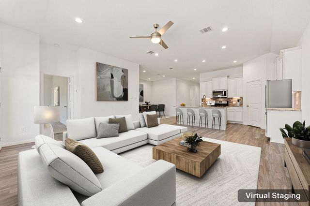 907 Youth Water Road, Montgomery, TX 77316