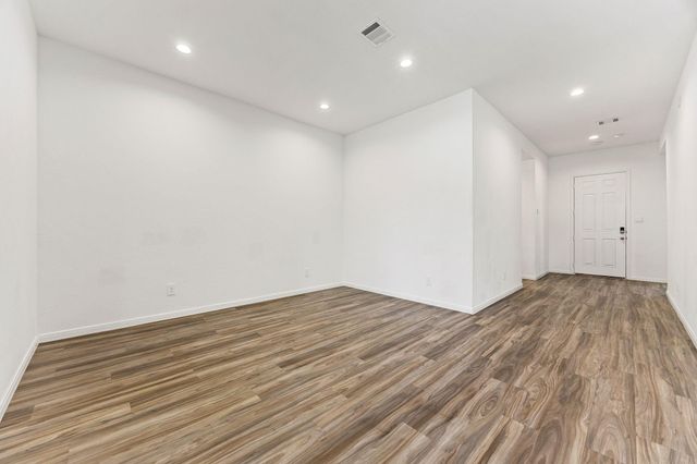 907 Youth Water Road, Montgomery, TX 77316