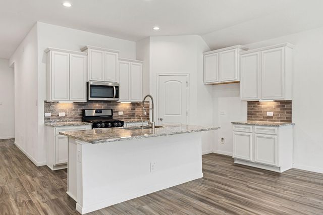 907 Youth Water Road, Montgomery, TX 77316