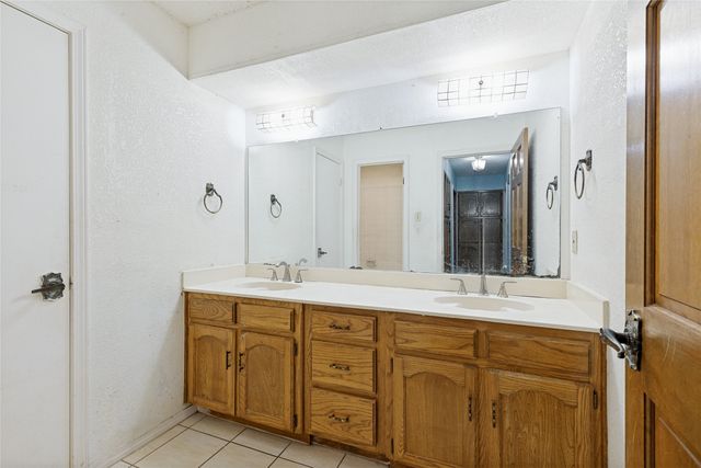 6533 Lake Side Circle, North Richland Hills, TX 76180