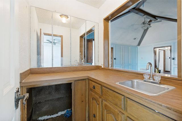 6533 Lake Side Circle, North Richland Hills, TX 76180