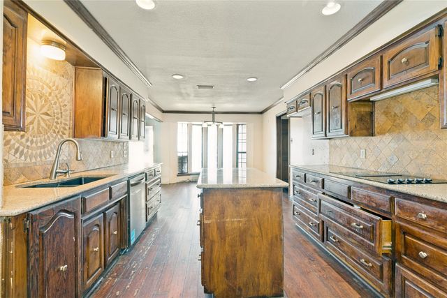 6533 Lake Side Circle, North Richland Hills, TX 76180