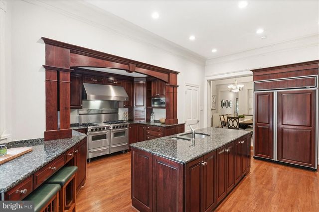 1735 Q ST NW, Washington, DC 20009