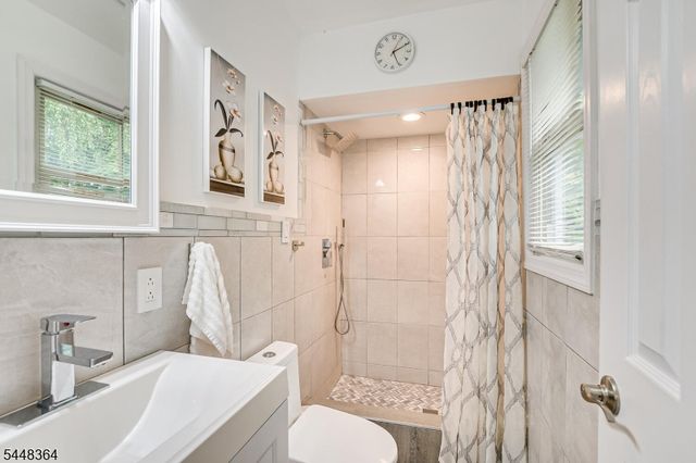 737 W 8Th St, Plainfield City, NJ 07060