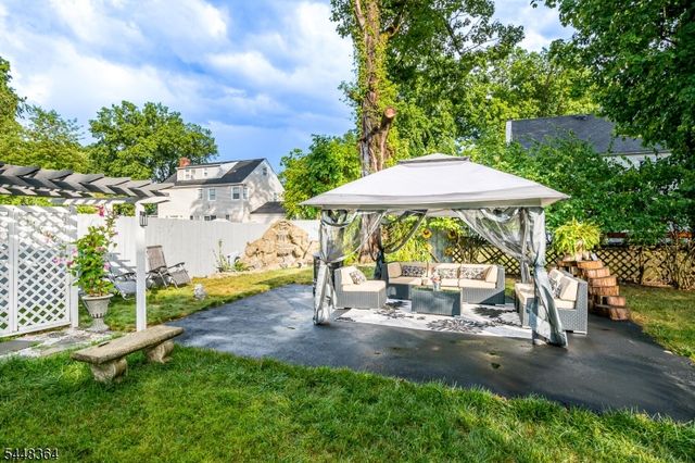 737 W 8Th St, Plainfield City, NJ 07060