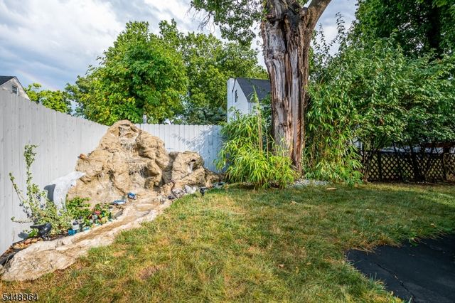 737 W 8Th St, Plainfield City, NJ 07060