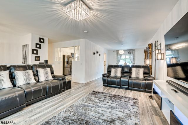 737 W 8Th St, Plainfield City, NJ 07060