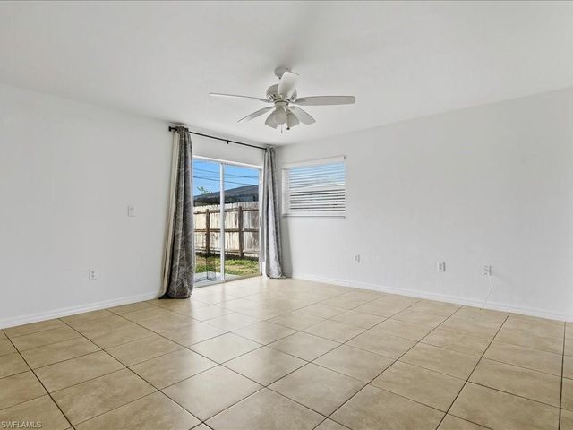 646 99th AVE N, Naples, FL 34108