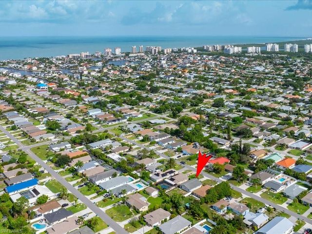 646 99th AVE N, Naples, FL 34108