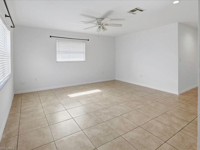 646 99th AVE N, Naples, FL 34108