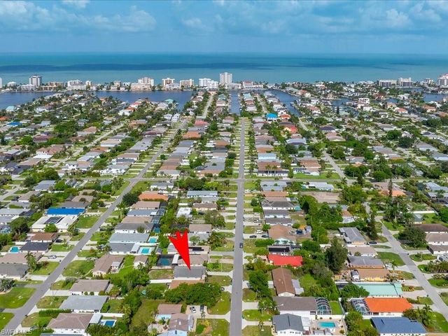 646 99th AVE N, Naples, FL 34108