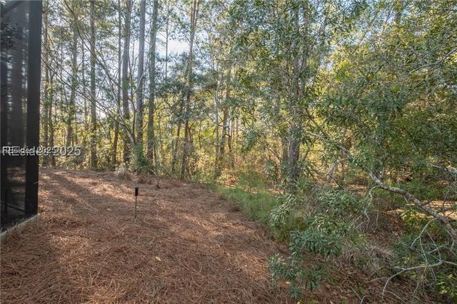 6 Litchfield Ct, Okatie, SC 29909