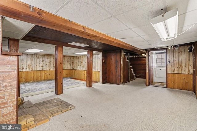 4001 LOCUST LN, Harrisburg, PA 17109