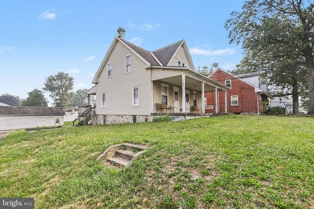 4001 LOCUST LN, Harrisburg, PA 17109