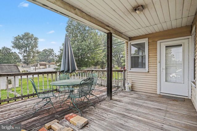 4001 LOCUST LN, Harrisburg, PA 17109