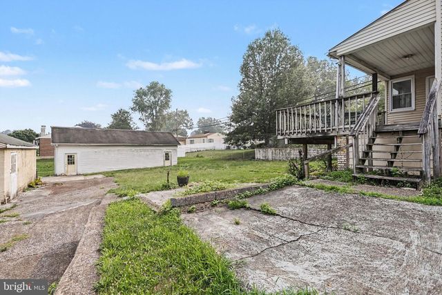 4001 LOCUST LN, Harrisburg, PA 17109