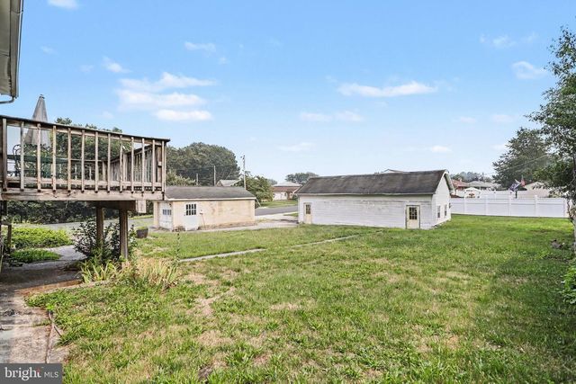 4001 LOCUST LN, Harrisburg, PA 17109