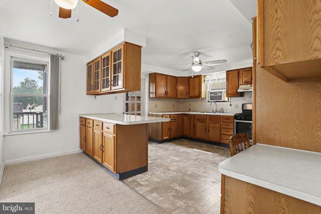 4001 LOCUST LN, Harrisburg, PA 17109