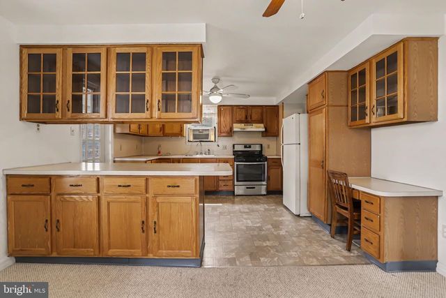 4001 LOCUST LN, Harrisburg, PA 17109