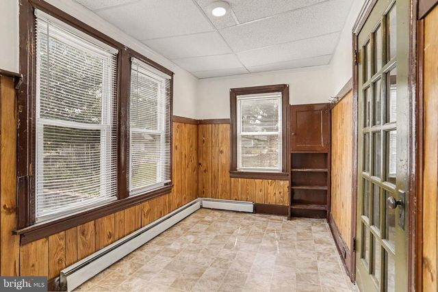4001 LOCUST LN, Harrisburg, PA 17109